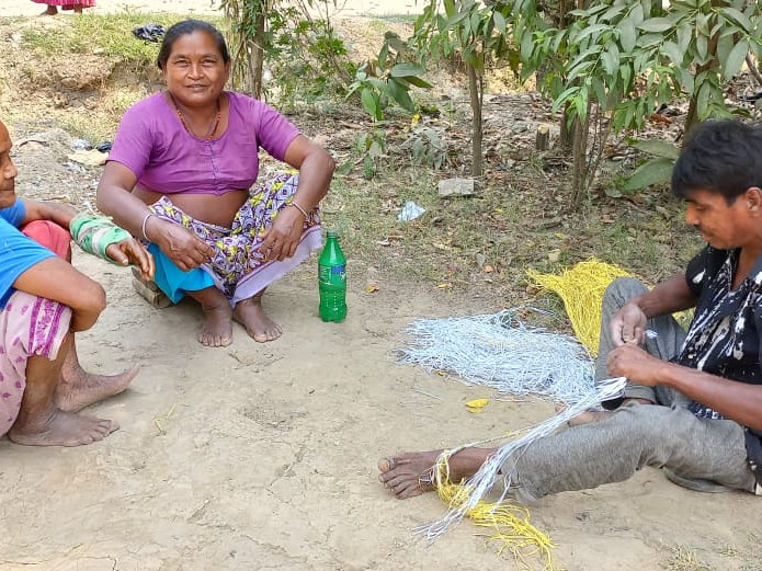 मुक्तकमैयाको गुनासो– चुनावमा भोट माग्न आउँछन्, त्यसपछि गाउँमा फर्केर आउँदैनन्